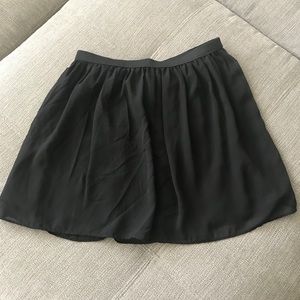 Short chiffon black skirt